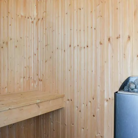 Дом отдыха Lovely Home In Lemvig With Sauna *