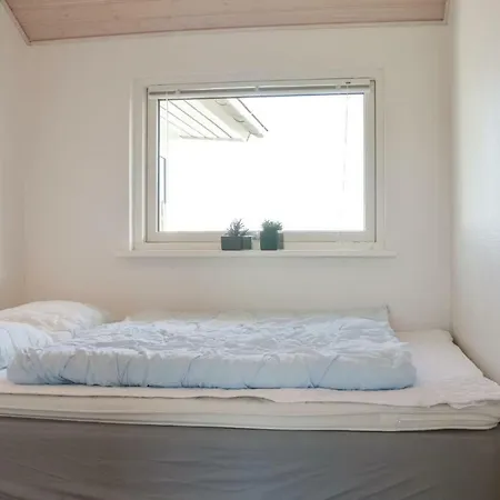 Дом отдыха Lovely Home In Lemvig With Sauna Лемвиг