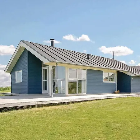 Дом отдыха Lovely Home In Lemvig With Sauna
